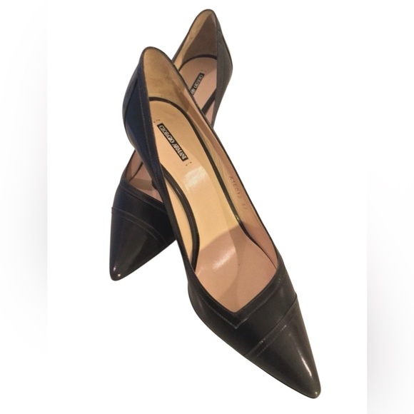 Giorgio Armani Shoes - GIORGIO ARMANI BLack Leather, Pointed Toe Asymetric Vamp Pumps Wm Sz 39.5 Italy